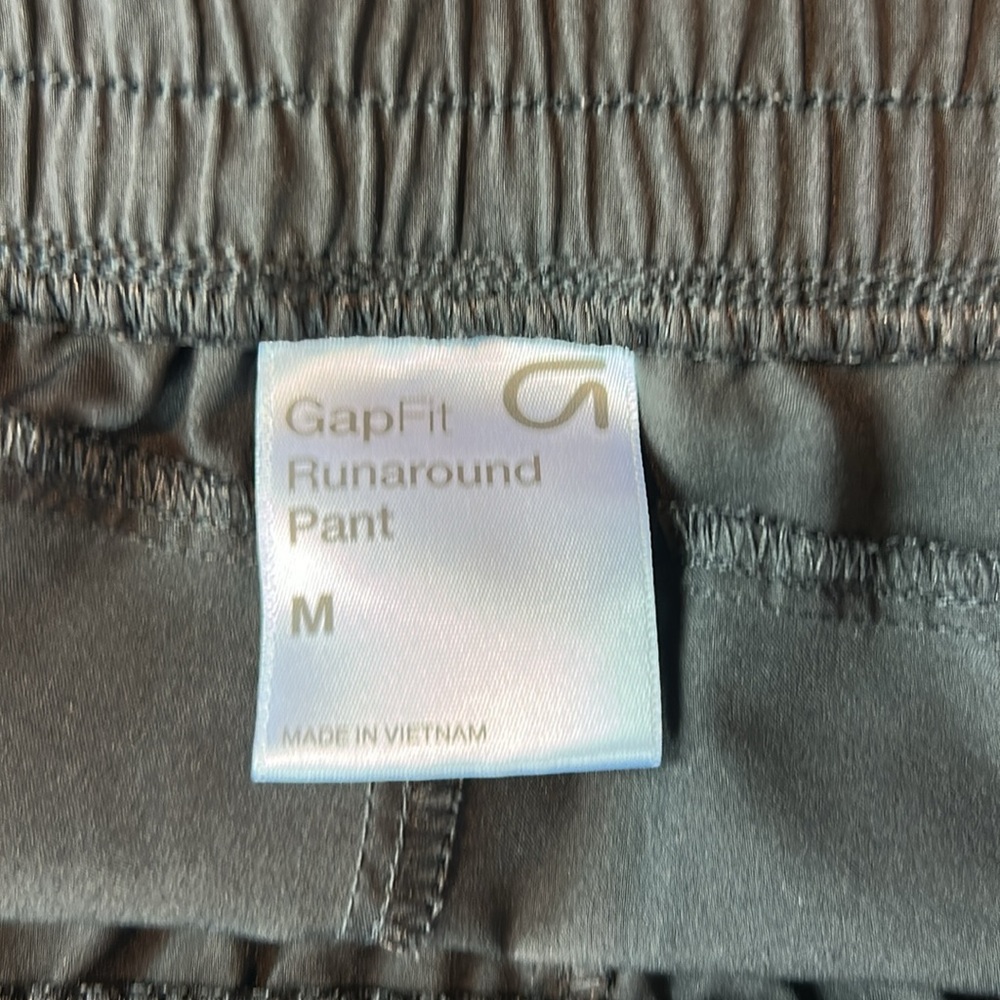 GAP Black Runaround Pants - Picture 2 of 2